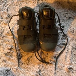 Nike And 1 Men’s sneakers Size US 5